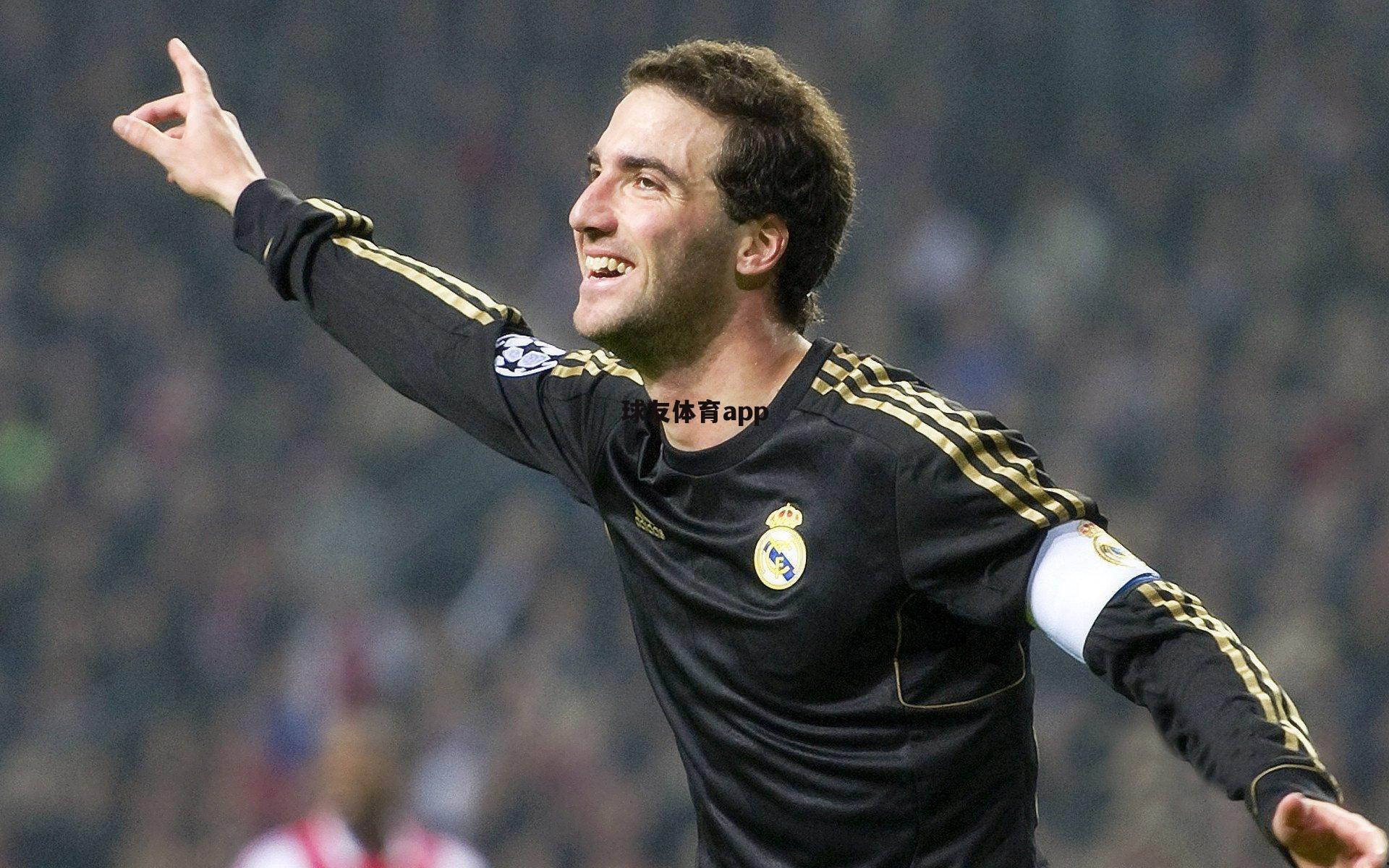 德甲焦点战,霍夫曼闪耀助勒沃库森逼平多特蒙德,新星迪朗维尔表现低迷